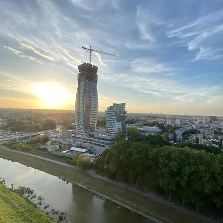 Capital Towers Splendor Апартаменти *
